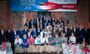 Kto może być prezesem spółdzielni mieszkaniowej? Sprawdź wymagania!